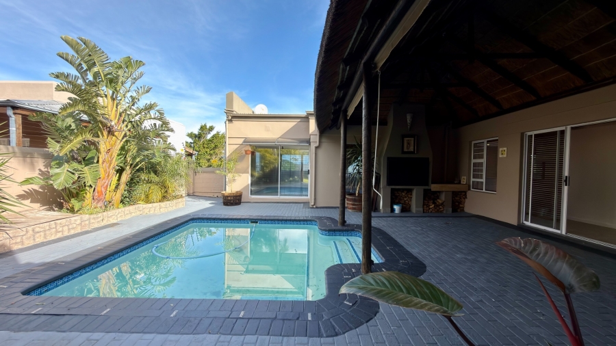 3 Bedroom Property for Sale in Olive Grove Western Cape